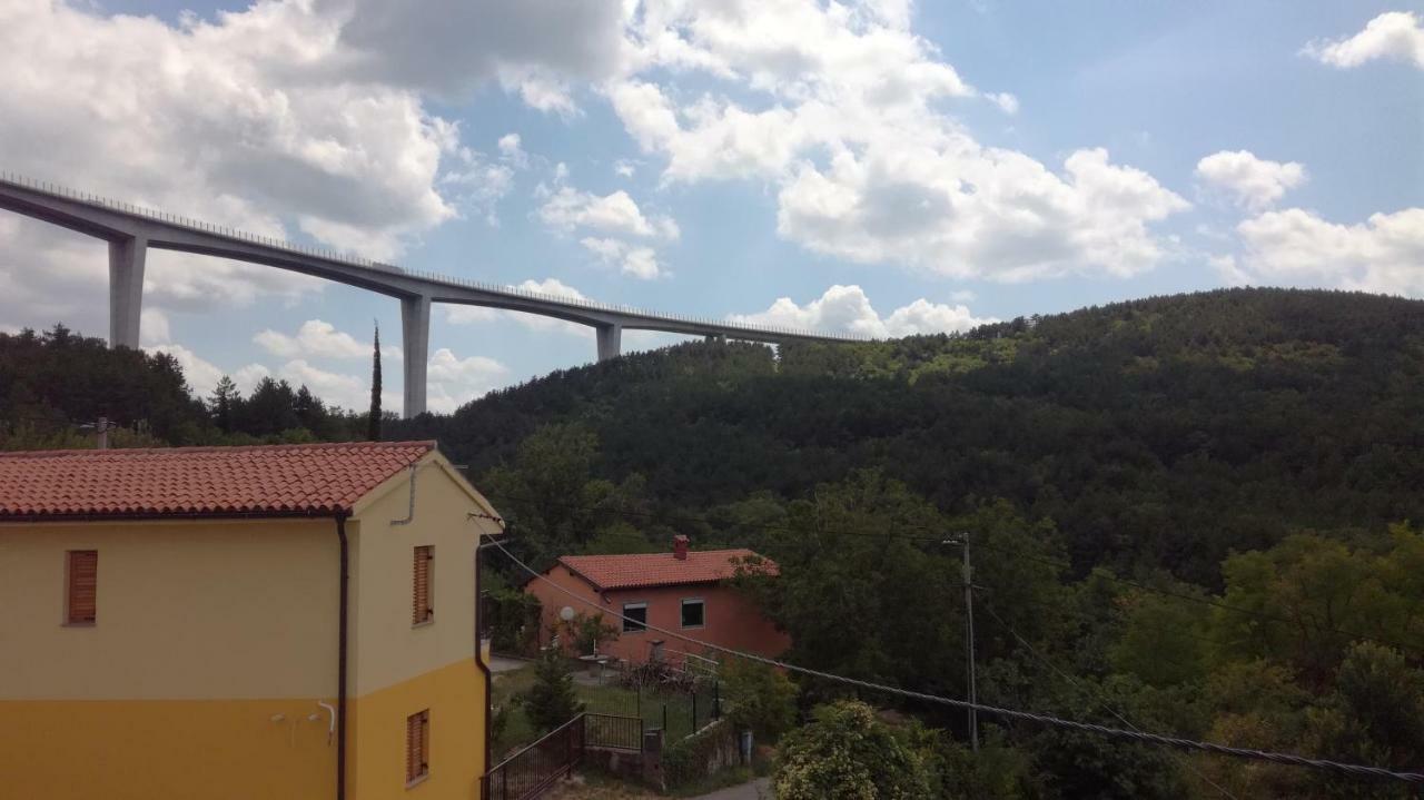 Appartma Katja Gabrovica pri Črnem Kalu Exteriér fotografie